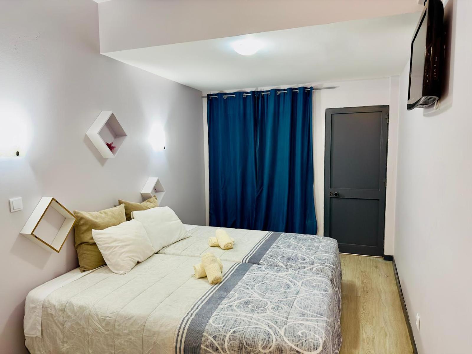 - Aparthotel Funchal (Madeira)