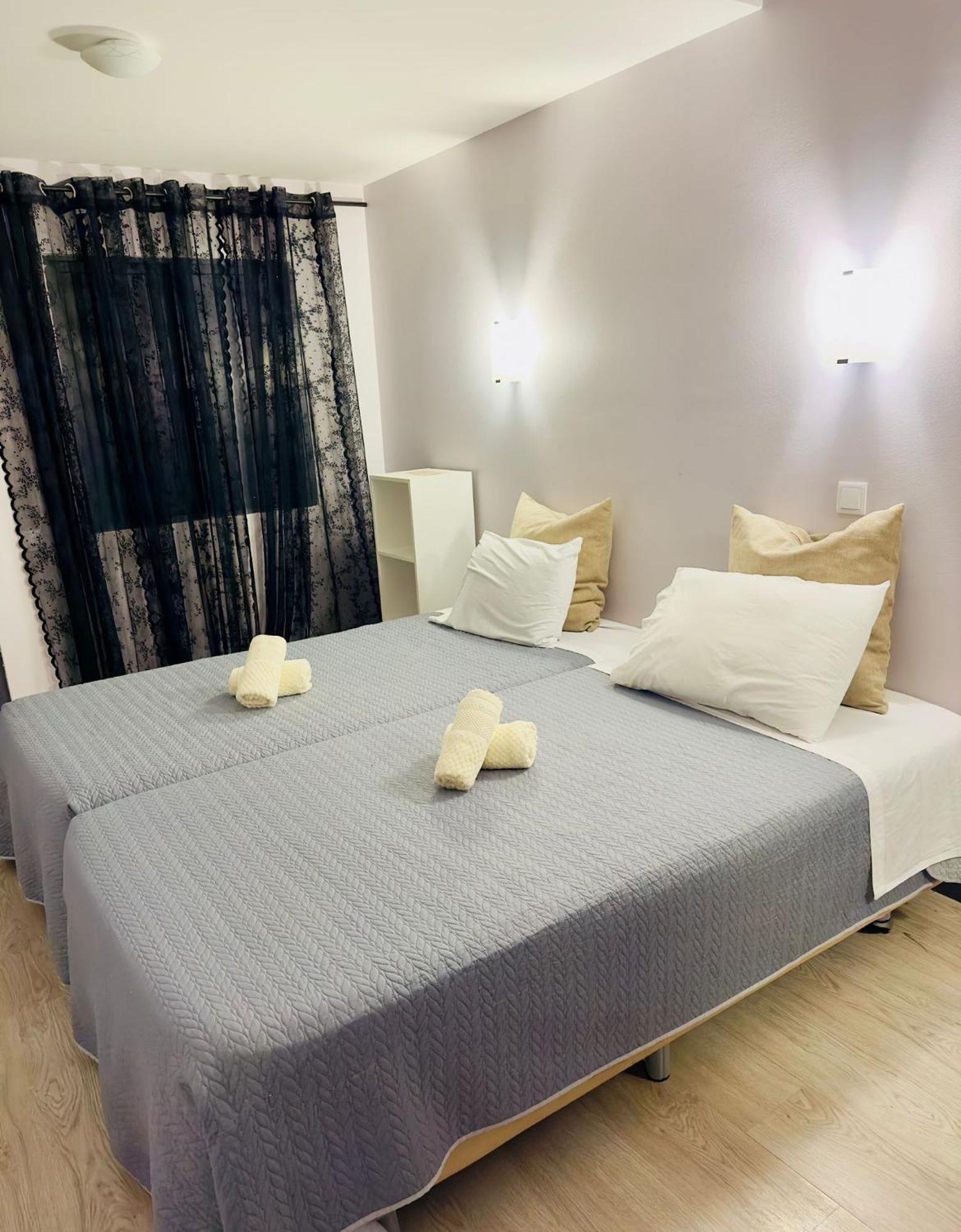 - Aparthotel *
